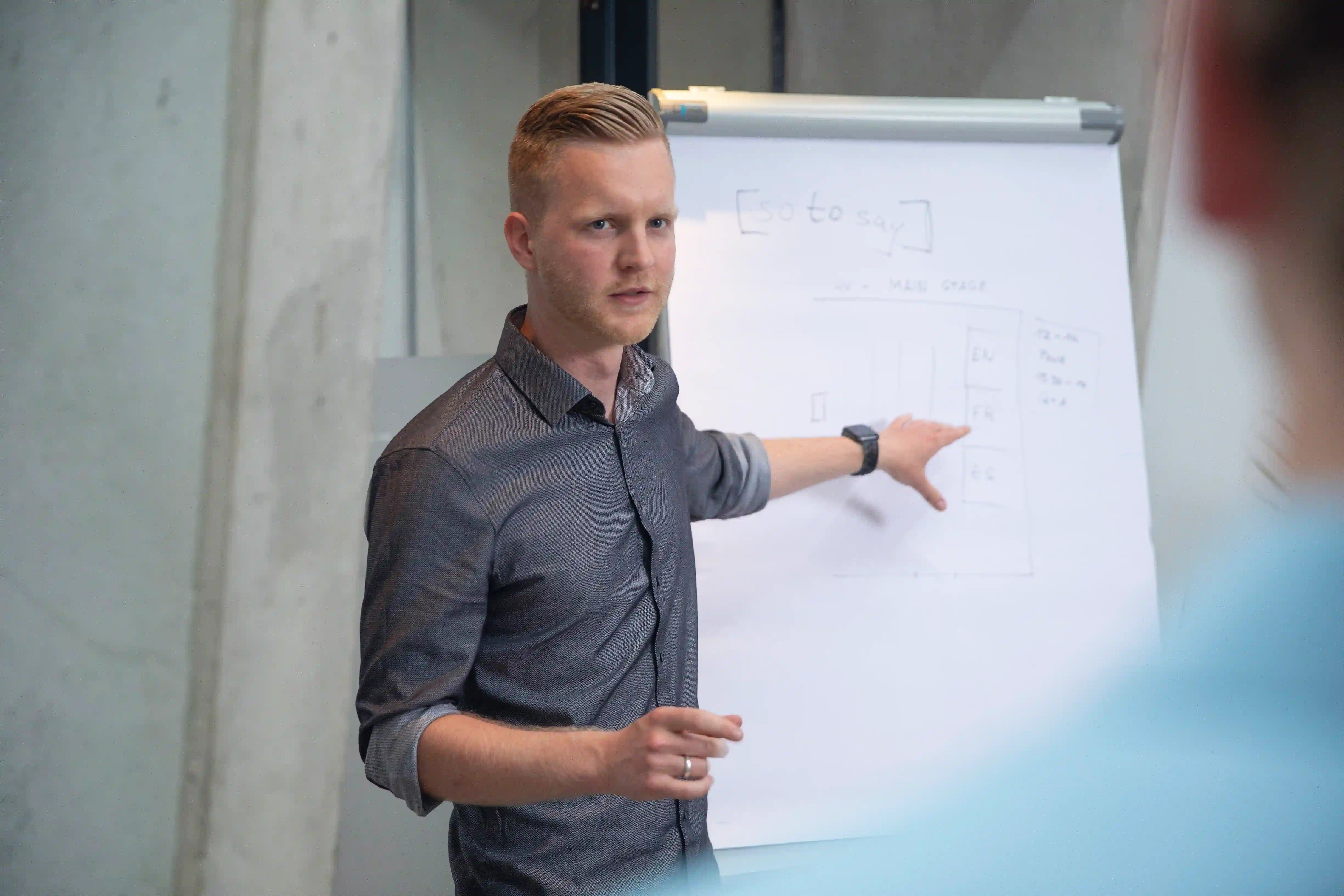 Professionelle Dolmetscherkabine und Konferenztechnik Setup